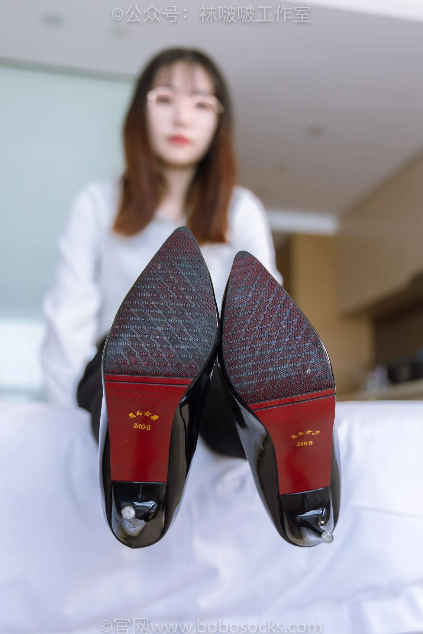 [BoBoSocks袜啵啵]NO.090 小甜豆-高跟鞋、厚黑丝 [140P]插图5